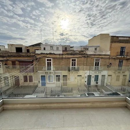 Arzis Apartment *
