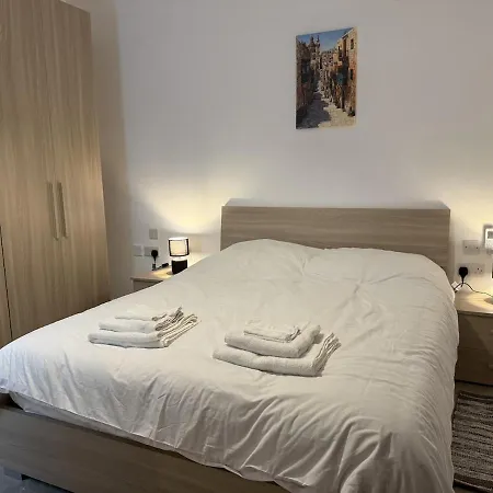 Arzis Apartment